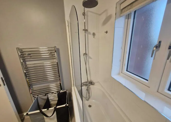 Contemporary 2bdr House With Parking In * Dublin