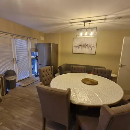 Contemporary 2bdr House With Parking In * Dublin