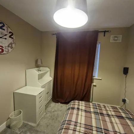 Contemporary 2bdr House With Parking In Dublin