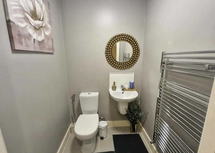 Contemporary 2bdr House With Parking In Dublin