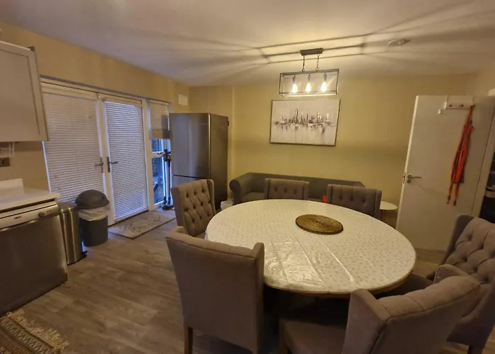 Contemporary 2bdr House With Parking In * Dublin