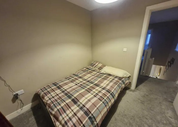 Contemporary 2bdr House With Parking In Dublin