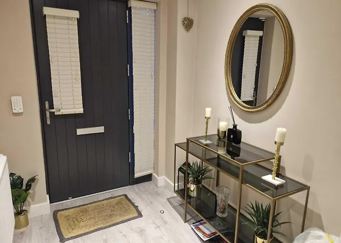 Contemporary 2bdr House With Parking In Dublin